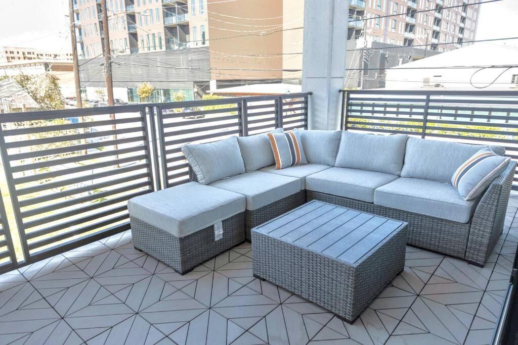 Comfortable Modern In Downtown - Sleeps 10 Сasa de vacaciones